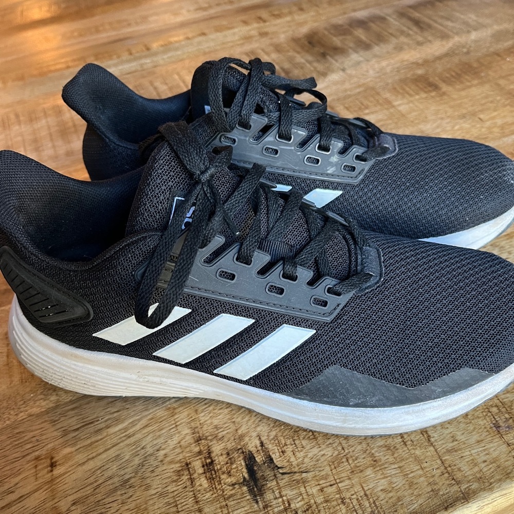 ADIDAS SHOES BLACK WHITE SZ 6 1/2 WOMENS